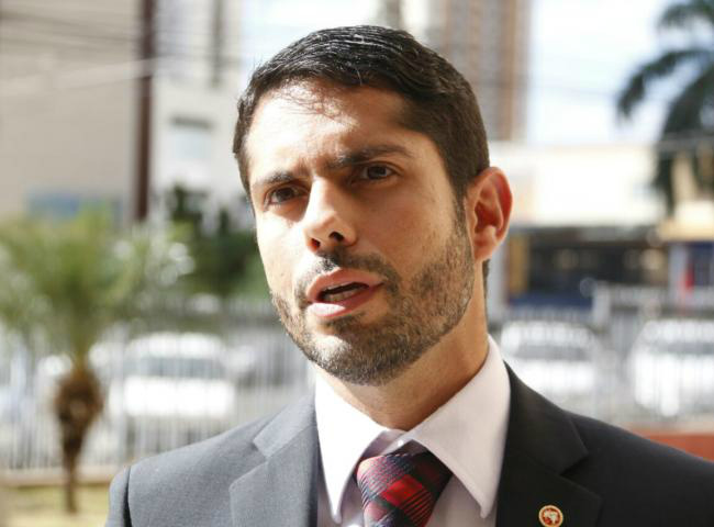 Promotor do Gaeco ao chegar no Fórum da Capital nesta tarde (Luiz Alberto)