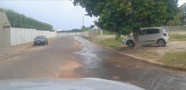 Uma das ruas por a água passava