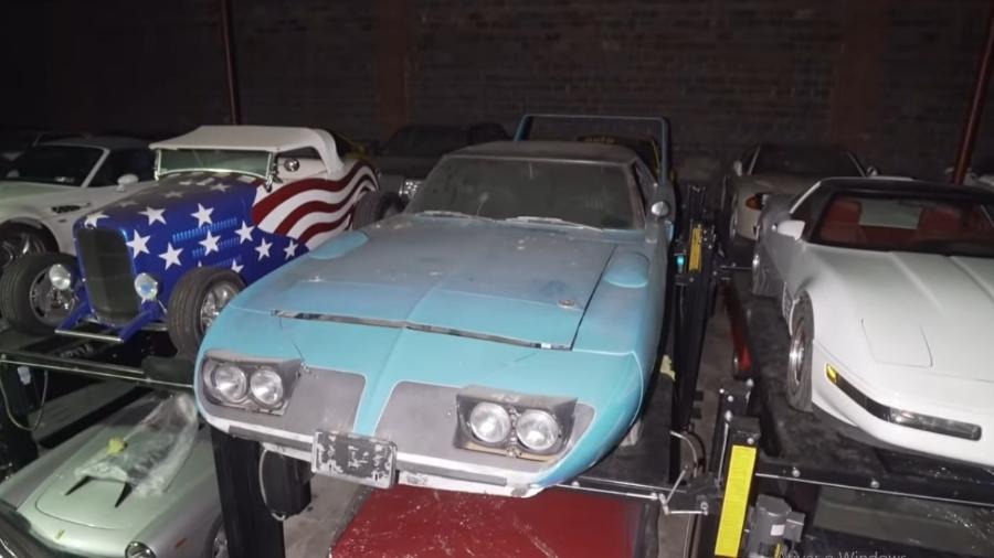 Os modelos que estão no galpão escuro e empoeirado em questão - que não teve sua localização exata revelada - são verdadeiras joias. Foto: Uol