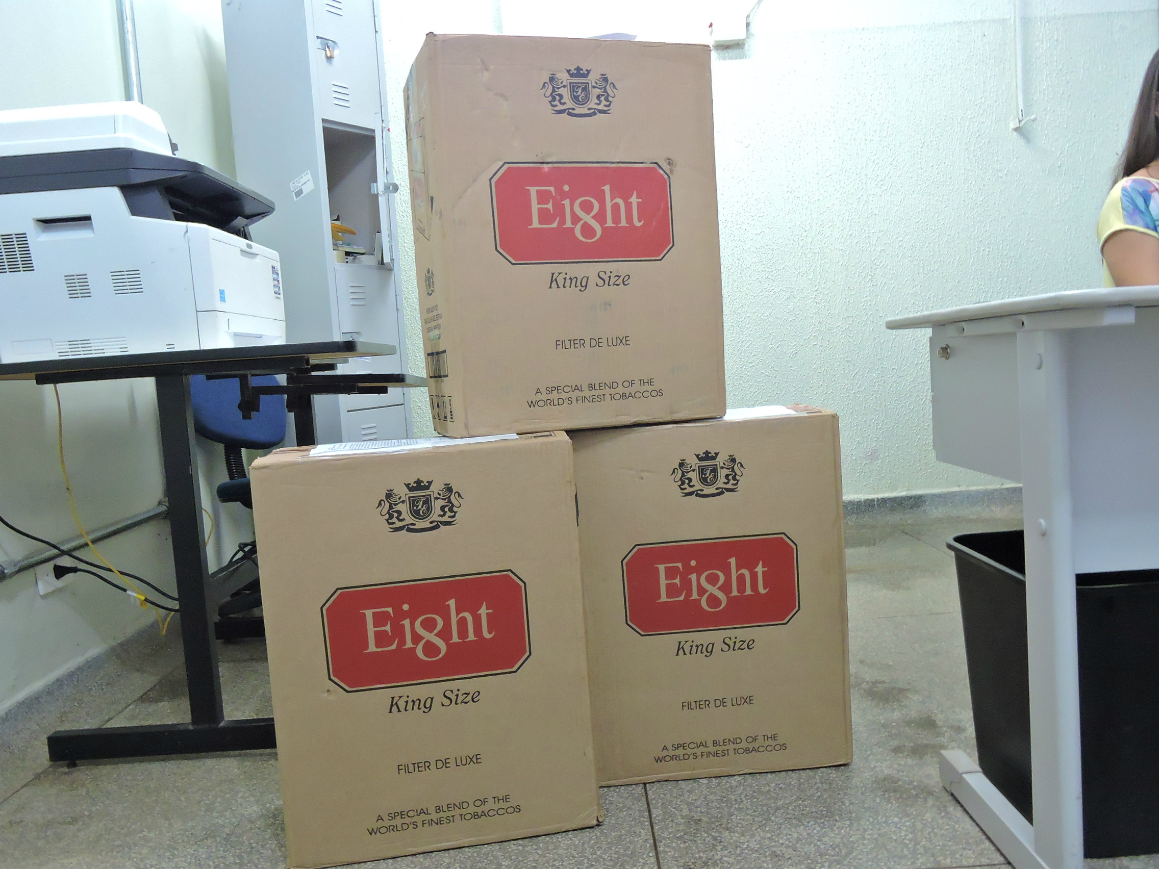 Após prender o assaltante Matheus da Silva Laizo, de 18 anos, SIG prossegue em diligências na casa de seu pai, R.L. de 57 anos. Foto; Rádio Caçula