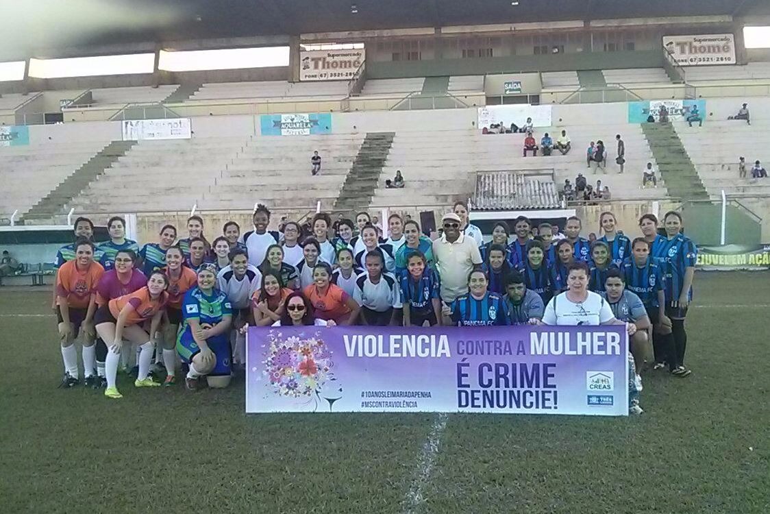 Meninas do Comercial Esporte Clube levaram o troféu do “Torneio Inicio”. Foto: Ascom