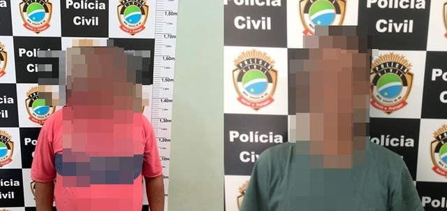 Presos por receptação. R. R. T. (41 anos) (camiseta vermelha) e R. V. O. (22) (camiseta verde). Foto: Divulgação/1ª DP.