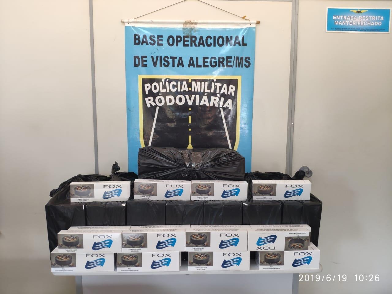 Carga contrabandeada foi apreendida ontem (19). Foto: Polícia Militar Rodoviária de Vista Alegre/MS (BPMRv) 