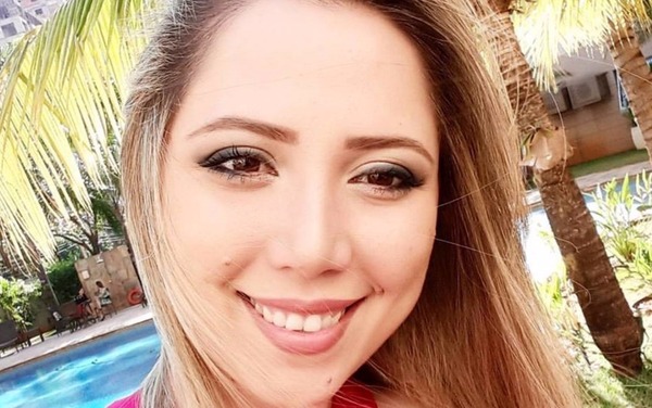 Grávida é morta com tiro dentro de carro após abordagem de criminosos em Goiás (Foto: Reprodução/Facebook)