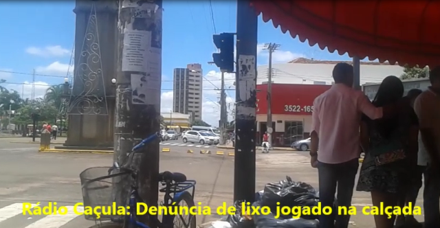 Lixo desrespeita o código de conduta do Município e representantes ou fiscais da vigilância sanitária não tomaram providências.
