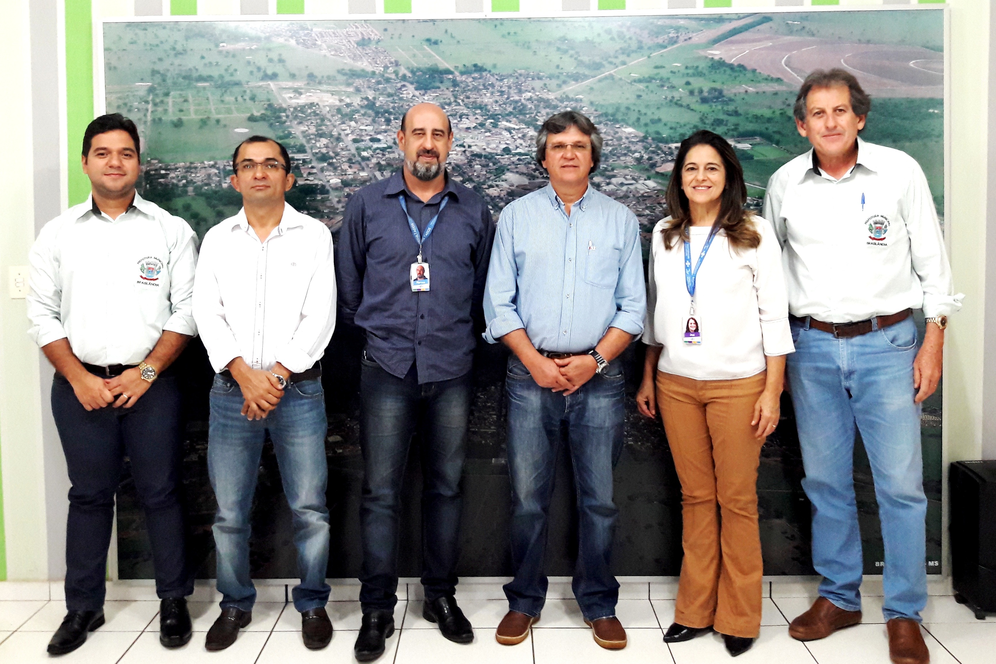 O prefeito de Brasilândia Dr. Antonio Thiago recebeu no gabinete do Paço Municipal a gerente da unidade regional Josi Signori e o coordenador do Programa Cidade Empreendedora, Marcus Rodrigo. Foto: Assessoria