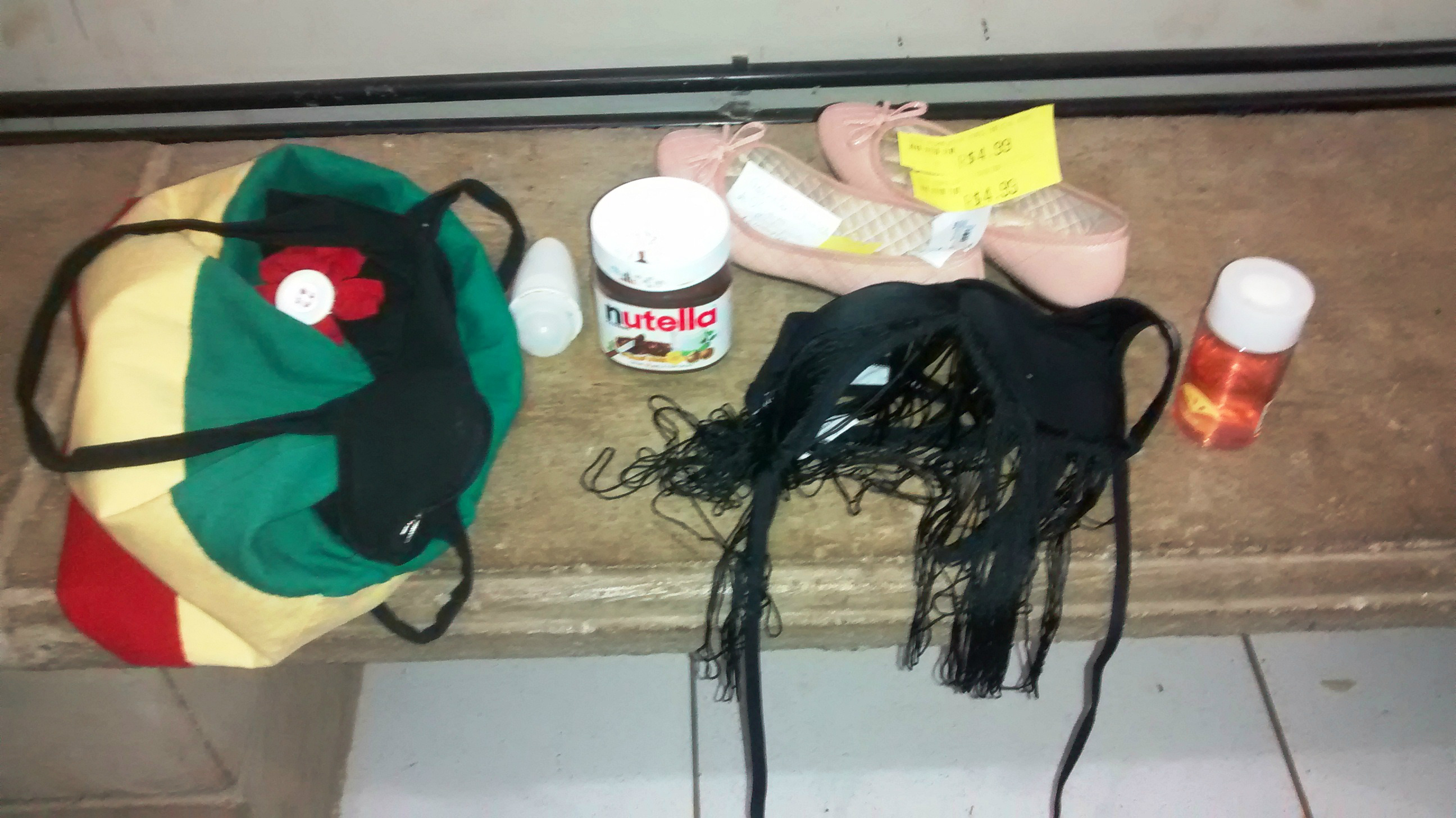 Materiais que seriam furtados do supermercado 