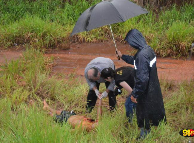 Vítima foi morta a facadas (Foto: 94FM)