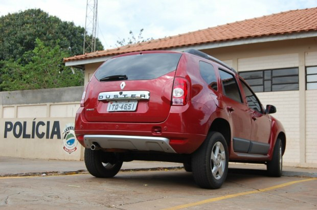 Veículo foi apreendido e encaminhado para a Delegacia de Nova Andradina (Foto: Germino Roz/Nova News)