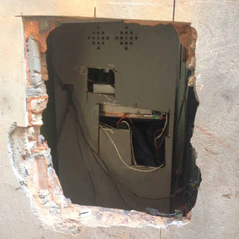 Parede do cofre arrombado