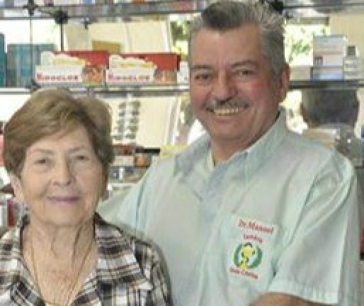 Manoel Alves acompanhado de sua genitora, Sra. Cristina Mendes Alves. Foto: Facebook