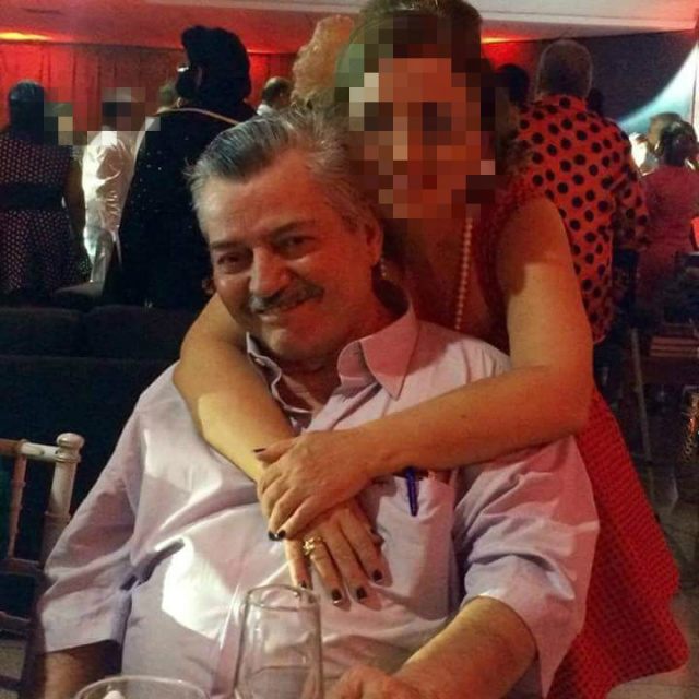 Nézinho em um momento festivo com a família.