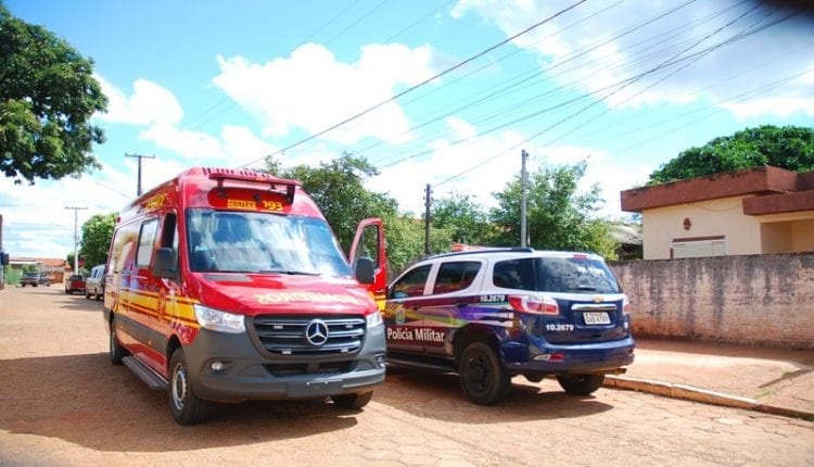 Mulher foi morta dentro de casa (Foto: Tiago Apolinário, Da Hora Bataguassu)