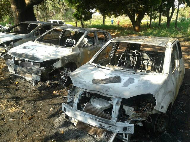 6 carros foram incendiados