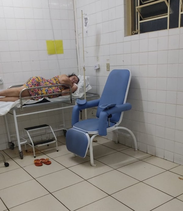 Sebastiana Brites está internada em UPA aguardando transferência para um hospital de Campo Grande — Foto: Walquiria Brites/Arquivo pessoal