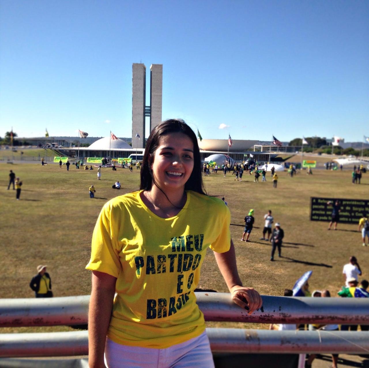 A estudante de 18 anos Isabella Melissa Marques participa das manifestações em Brasília pela Reforma da Previdência. Foto: Aquivo pessoal.