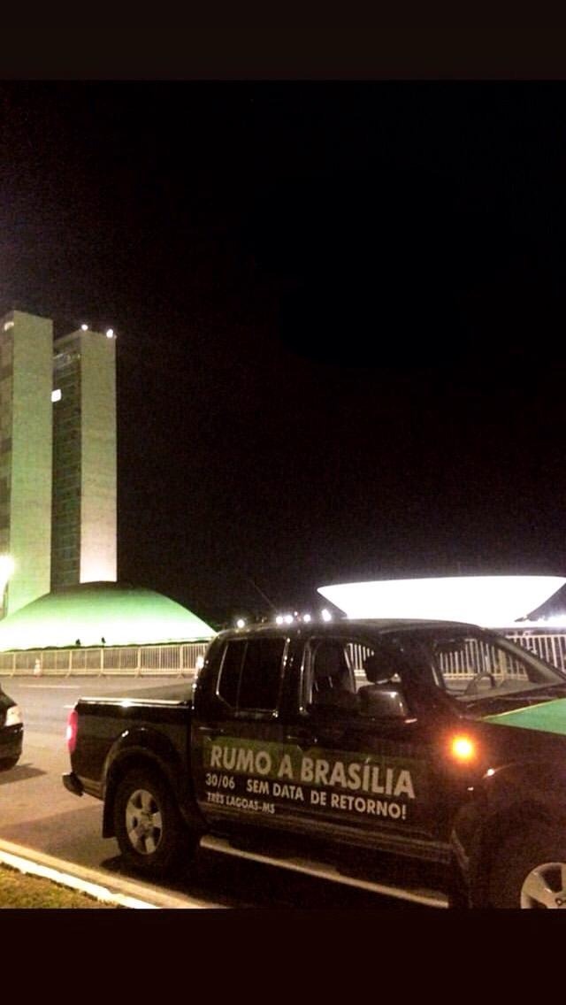 O grupo de manifestantes não tem data para voltar e apoiam fechamento do STF em ato pró Moro. Foto: Isabella Melissa Marques.