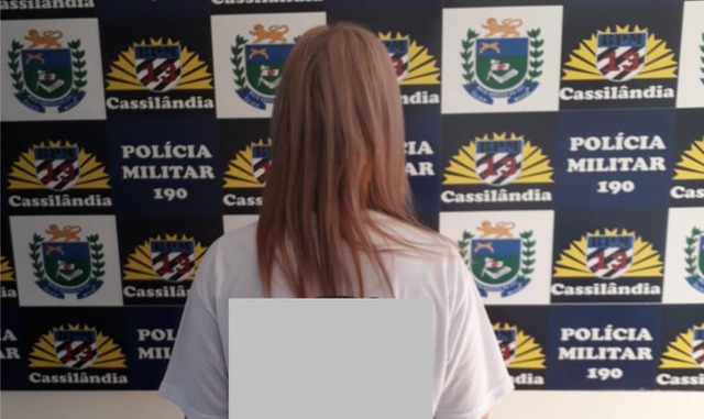 Mulher de 42 anos presa por receptação e tráfico de drogas. Foto: Assessoria do CPA-2. 