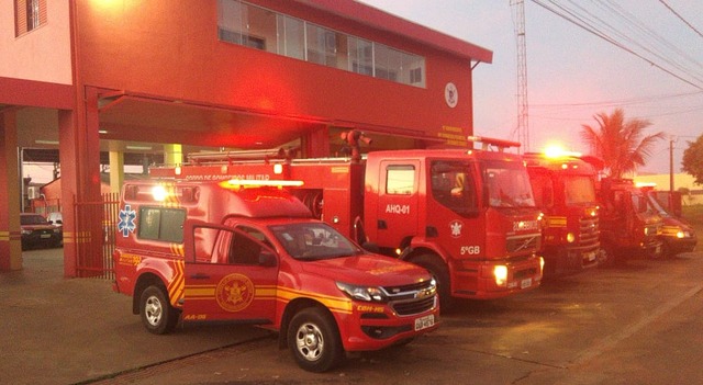 Alvorada festiva aconteceu na manhã desta terça-feira (02), Dia Nacional do Bombeiro Militar em Três Lagoas - Foto: 5ºGBM / Divulgação