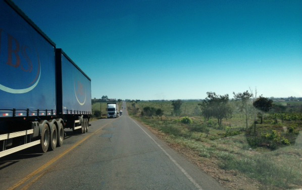 Rodovia onde estão localizados os estabelecimentos comerciais