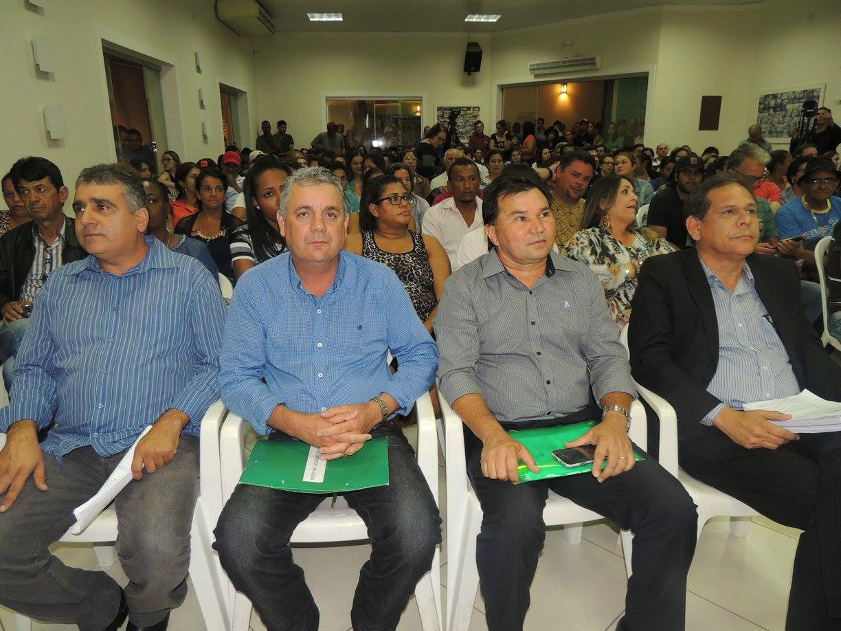 Os quatro candidatos a Prefeito de Três Lagoas compareceram no Sinted para discutir sobre educação. Foto: Reprodução Facebook