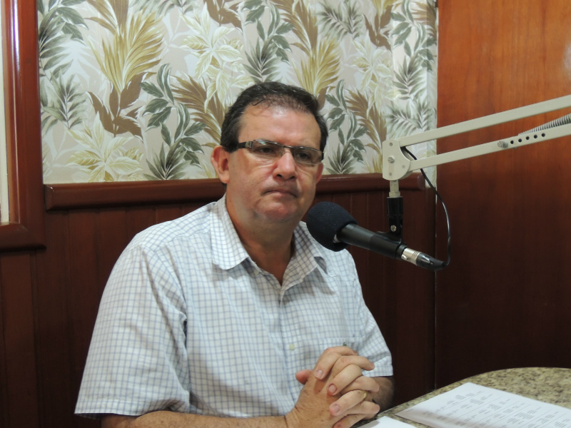 Deputado responde as perguntas dos ouvintes e tira duvidas sobre projetos em bairros da cidade.