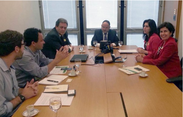 Senadores Moka e Simone e a prefeita Márcia Moura durante reunião no BNDES. Foto: Assessoria Senado.