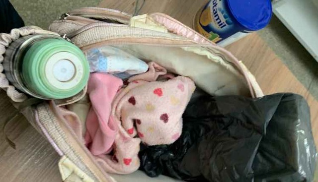 Droga estava com os pertences do bebê (Foto: Divulgação)