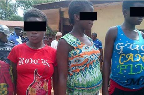 Jovens entre 14 e 17 anos estavam entre as garotas grávidas encontradas pela polícia nigeriana em maio deste anoReprodução/vanguardngr.com