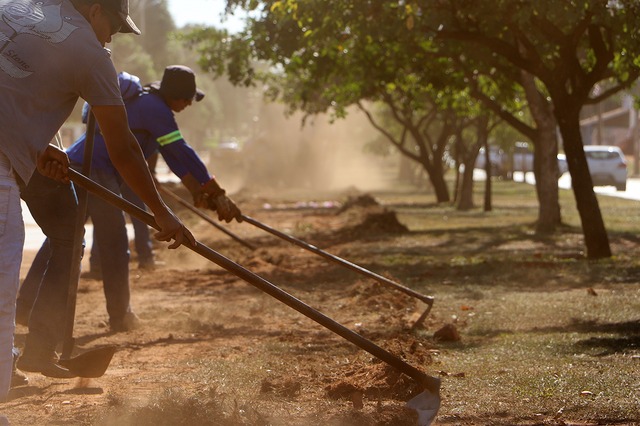 Construção de ciclofaixa na Avenida Antônio Trajano dos Santos e na Baldomero Leituga. Foto: Assessoria da Prefeitura de Três Lagoas.