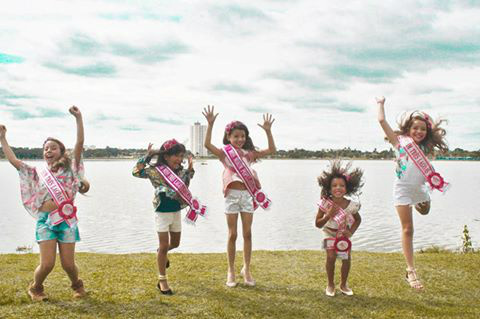 As cinco meninas participarão do concurso Mini Miss Brasil.