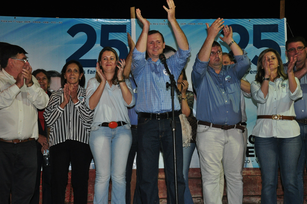 Dr. Marco Palmieiri e professor Xandeco apresentaram o plano de ação com as propostas de governo para Bela Vista.Foto: Assessoria 