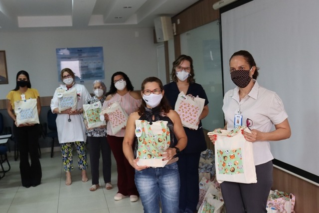 Os kits de entretenimento foram entregues ao Hospital Auxiliadora na última semana. Foto: Divulgação.
