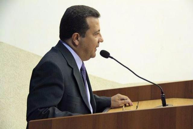 Luciano Dutra durante sessão. (Foto: Divulgação/CMTL)