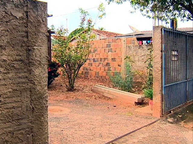 Ocorrência foi na noite da última sexta-feira (1º), em Flórida Paulista. Disparo atingiu o lado esquerdo do tórax do rapaz.