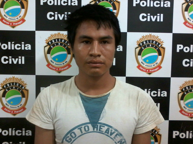 Rapaz alegou que adolescente teria o agredido e estava armado 