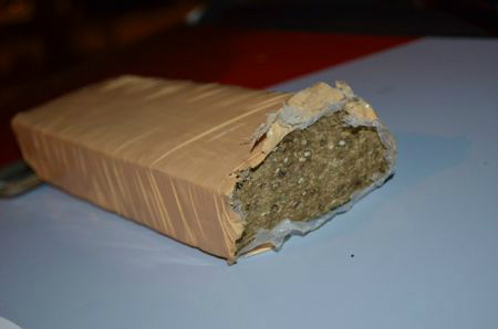 Tijolo de maconha.Foto: Ata News