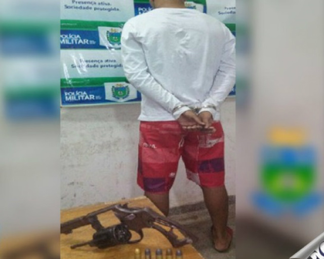 Ele foi encaminhado para a delegacia junto à pistola apreendida - Foto: Folha MS