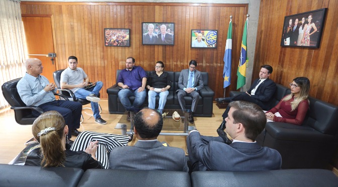 eunião com a presença do secretário de Estado de Administração e Desburocratização, Carlos Alberto de Assis, entidades representativas e a comissão organizadora do Certame. (Foto: Assessoria de Imprensa)