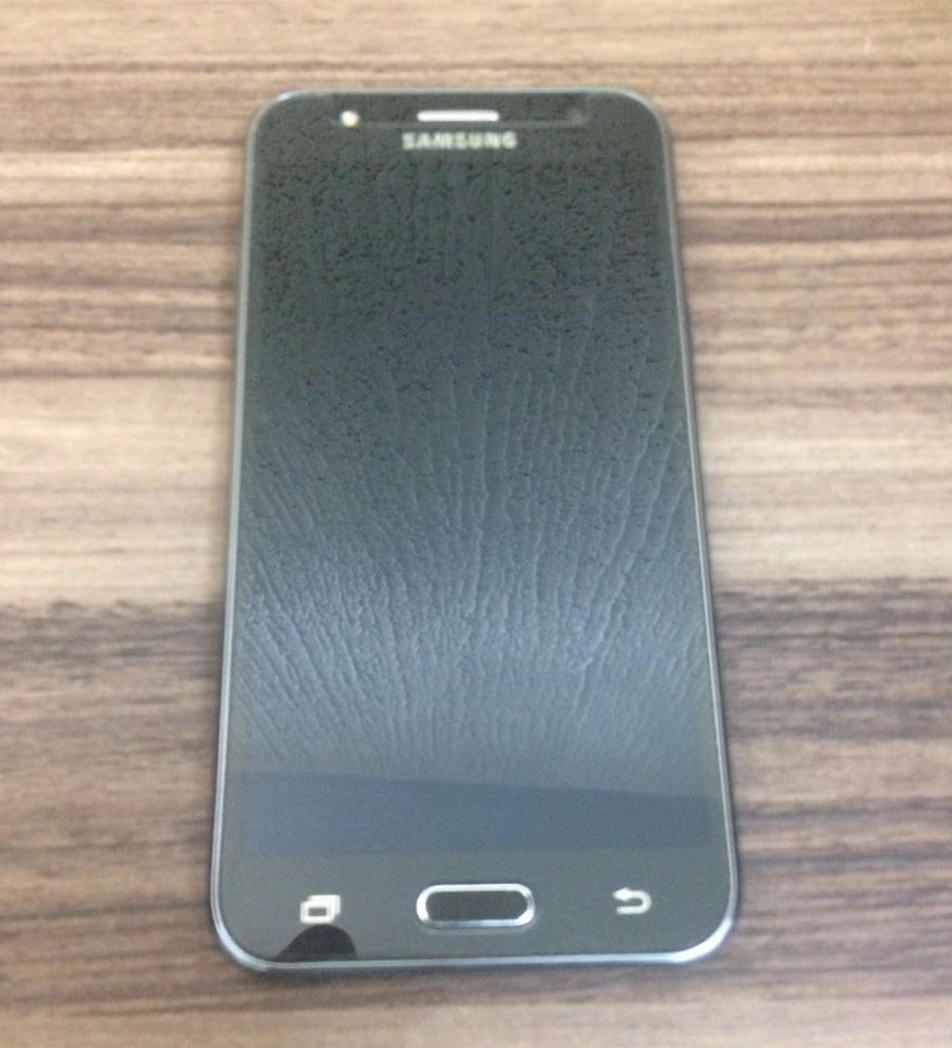 Mecânico disse que achou o celular próximo a um bar. (Foto: Polícia Civil)