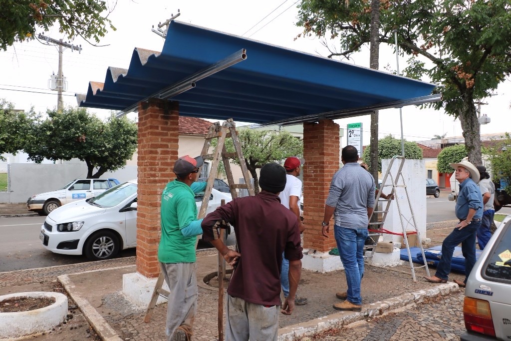 O trabalho foi realizado ontem (18) pela equipe do Departamento Municipal de Serviços Públicos. (Foto: Assessoria de Imprensa)