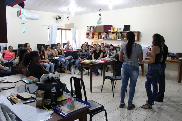 Professores de instituições de Brasilândia como a Escola Municipal Ofaié E-Iniecheki, da comunidade indígena Ofaié, e da Escola Municipal Raimundo Pedro de Souza, localizada na zona rural, integram o grupo - Fotos: Divulgação