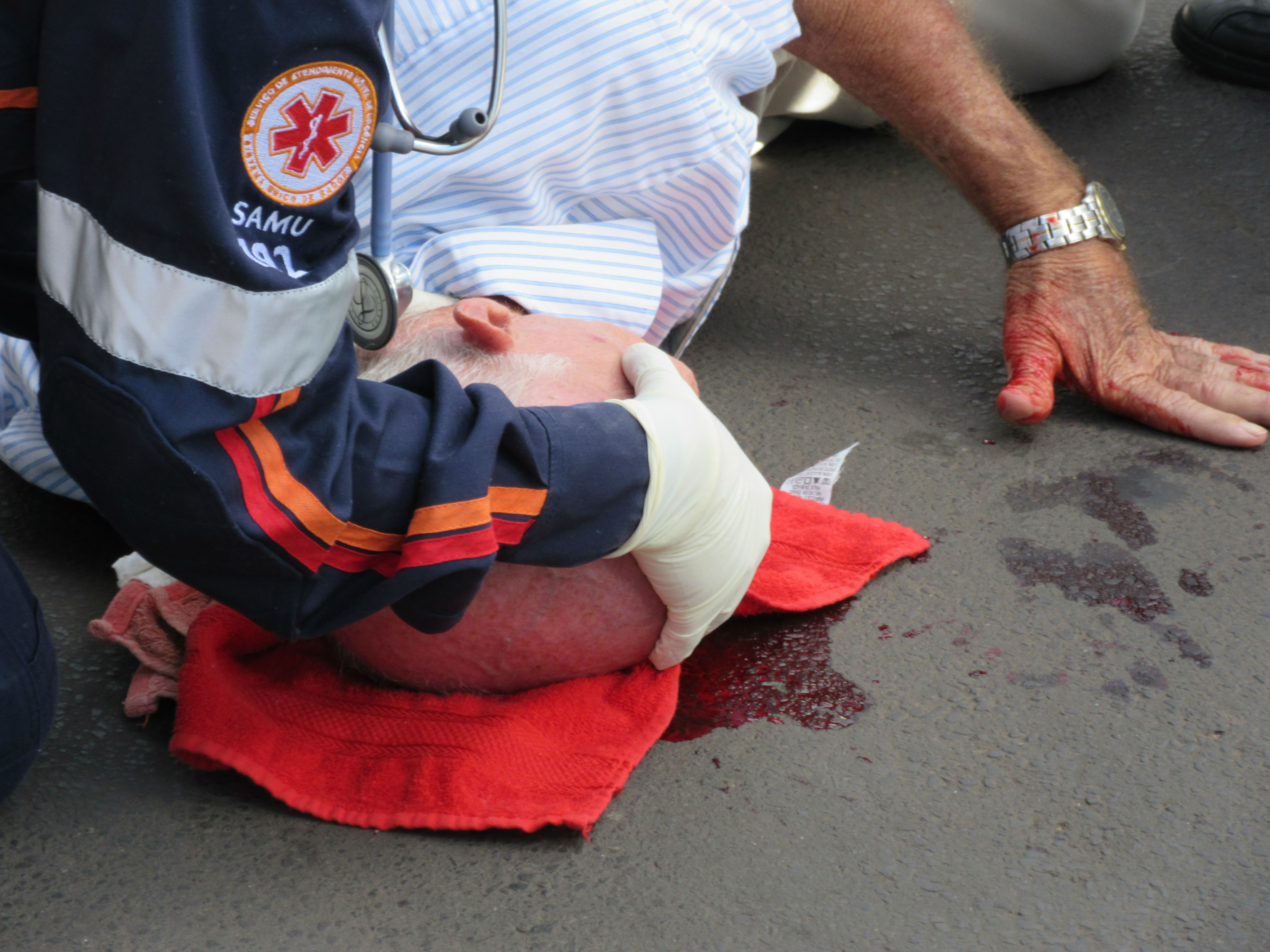 Idoso de 79 anos foi atropelado na manhã desta segunda-feira (6) em Três Lagoas (MS). Foto: Rádio Caçula.