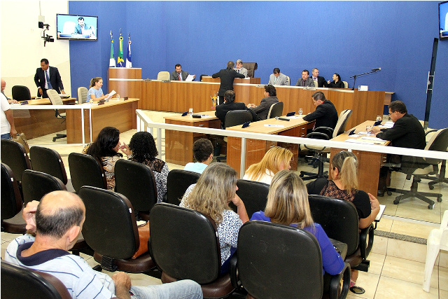 O projeto permanece em estudo entre os parlamentares