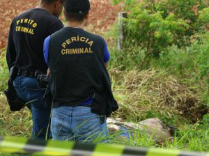 Corpo de jovem foi encontrado às margens da MS-040. (Foto: André Bittar)