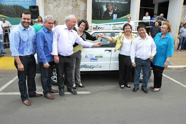 Vereadores participaram da entrega da viatura.Foto: Assessoria