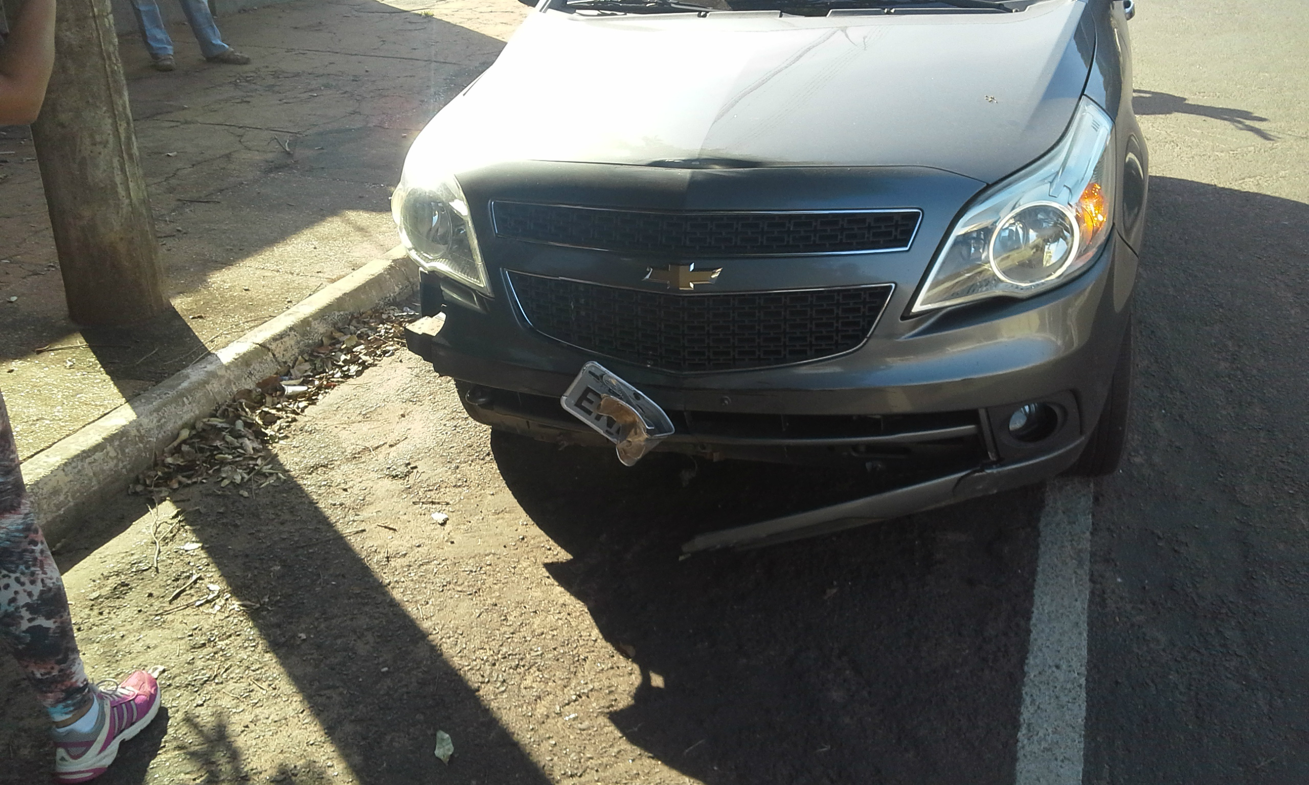 Acidente no bairro Colinos (Foto Rádio Caçula)