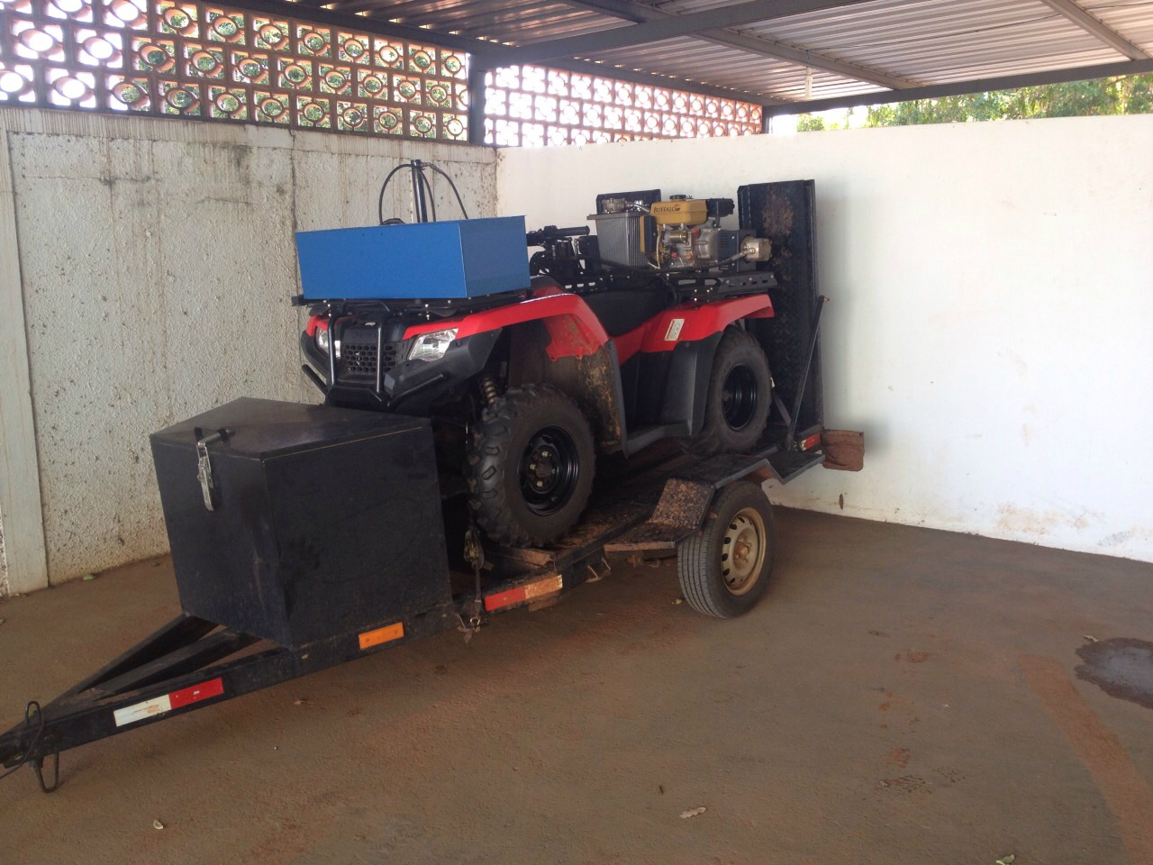 Quadriciclo e carreta apreendidos pela SIG e 3º DP. Foto: Rádio Caçula.