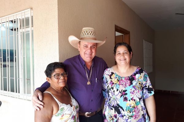 Prefeito Angelo Guerreiro na visita à Casa de Apoio em Campo Grande. Foto: Divulgação.