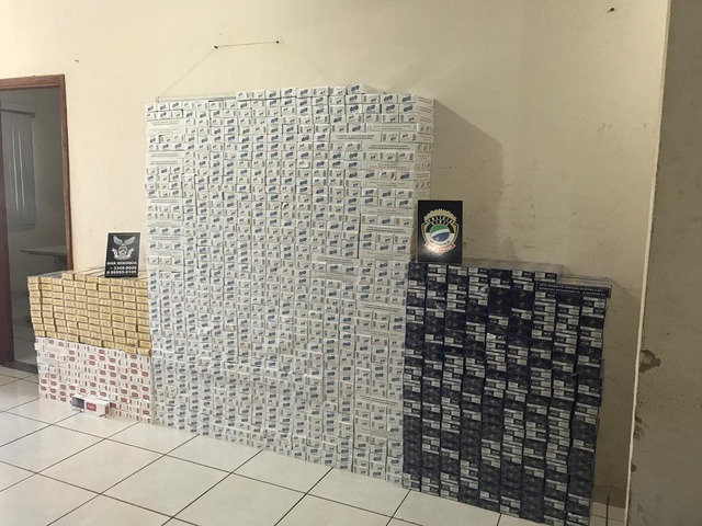 Apreensão de 1.238 pacotes de cigarros estrangeiros de marcas diversas. Foto: Polícia Civil MS.